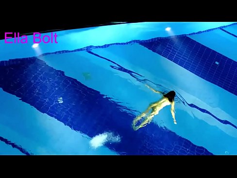 ❤️ Nu mă pot opri din privit, tânără blondă surprinsă înotând goală în piscina stațiunii ELLA BOLT ❤️❌ at ro.special-grasser.ru ❌️