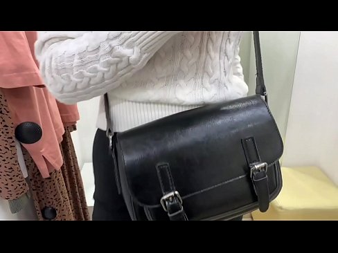 ❤️ Masturbarea în public a tinerei târfe FeralBerry cu un dildo în cabina de probă ❤️❌ at ro.special-grasser.ru ❌️